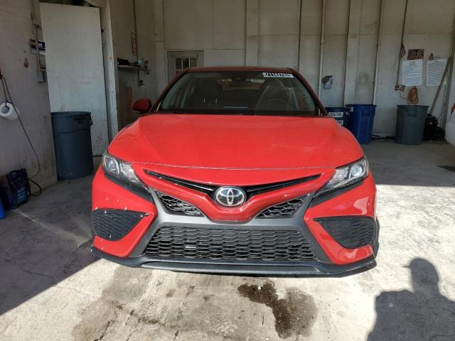 4T1G11AK9PU078437 - 2023 TOYOTA CAMRY SE N RED photo 5
