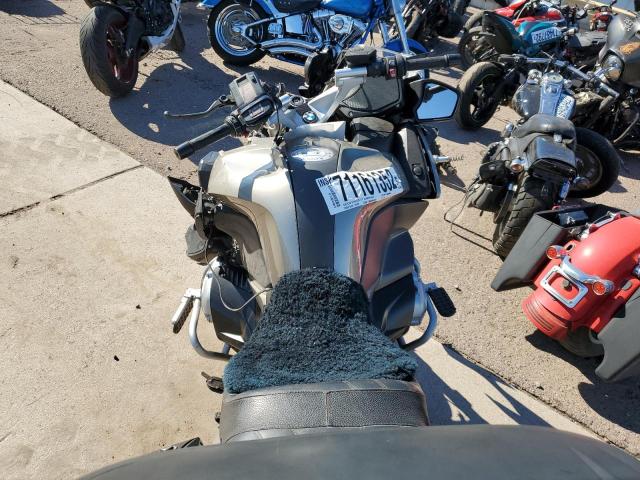 WB10A1303GZ194234 - 2016 BMW R1200 RT SILVER photo 5