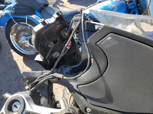 WB10A1303GZ194234 - 2016 BMW R1200 RT SILVER photo 8