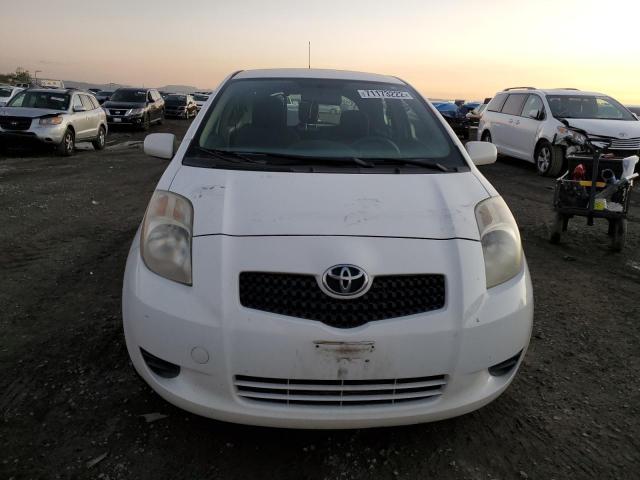 JTDJT923285198425 - 2008 TOYOTA YARIS HATC WHITE photo 5