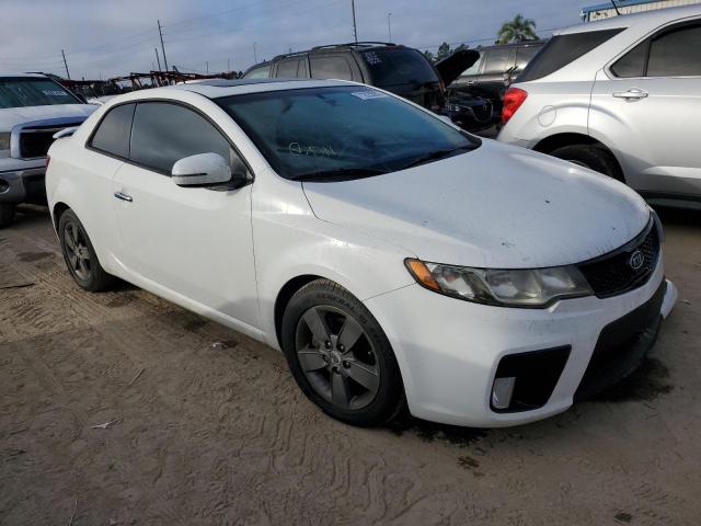 KNAFU6A29B5424703 - 2011 KIA FORTE EX WHITE photo 4