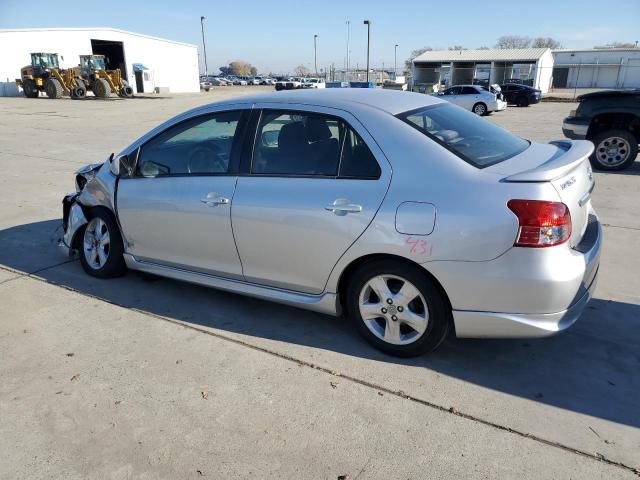 JTDBT923671067556 - 2007 TOYOTA YARIS SILVER photo 2