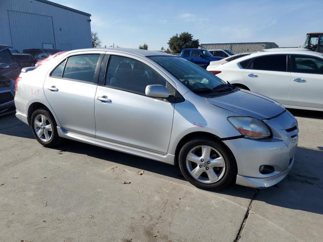 JTDBT923671067556 - 2007 TOYOTA YARIS SILVER photo 4