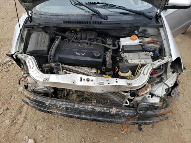 KL1TD56688B070900 - 2008 CHEVROLET AVEO BASE SILVER photo 11