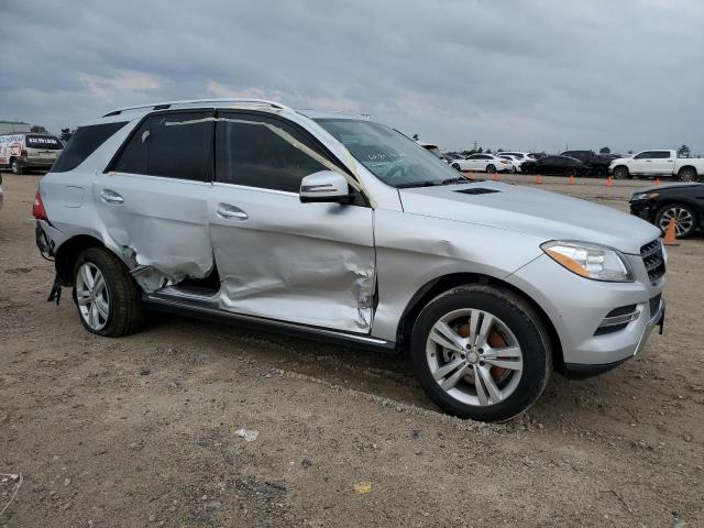 4JGDA5HB8EA396435 - 2014 MERCEDES-BENZ ML 350 4MA SILVER photo 4