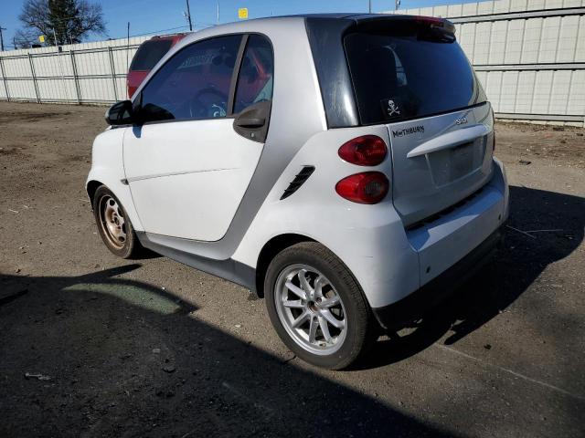 WMEEJ3BA3DK621030 - 2013 SMART FORTWO PUR WHITE photo 2