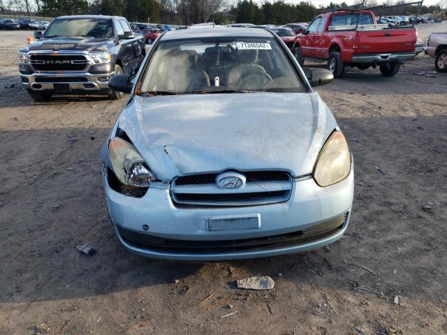 KMHCM36CX8U073879 - 2008 HYUNDAI ACCENT BLUE photo 5