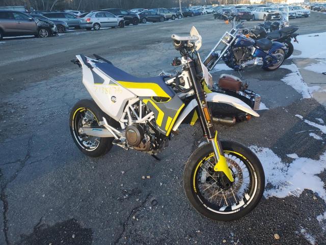 VBKUSV403KM728554 - 2019 HUSQVARNA SUPERMOTO TWO TONE photo 1