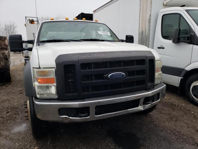 1FDAW5GR3AEA37564 - 2010 FORD F550 SUPER WHITE photo 5