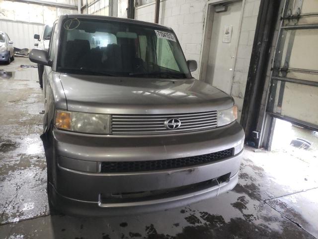 JTLKT334X54010779 - 2005 TOYOTA SCION XB Grau Foto 5