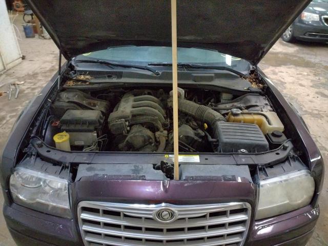 2C3JA43R95H589110 - 2005 CHRYSLER 300 BURGUNDY photo 11