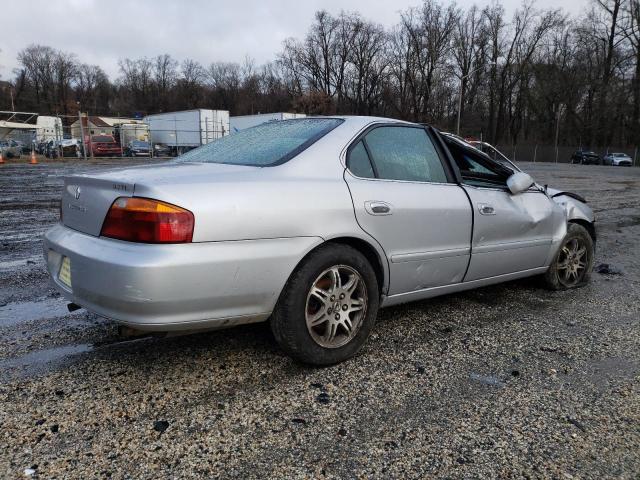 19UUA56601A017949 - 2001 ACURA 3.2TL SILVER photo 3