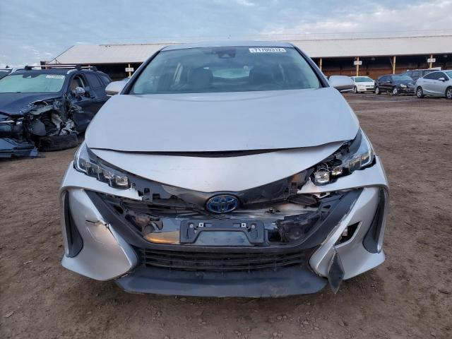 JTDKARFP1H3017088 - 2017 TOYOTA PRIUS PRIM 银色 照片 5