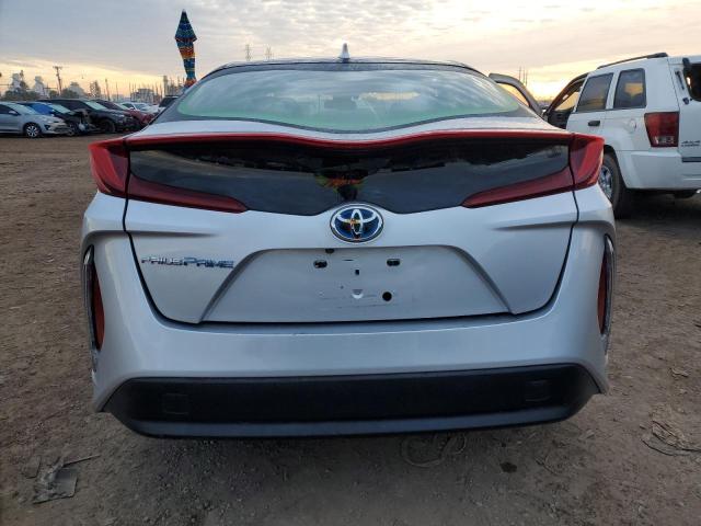 JTDKARFP1H3017088 - 2017 TOYOTA PRIUS PRIM 银色 照片 6