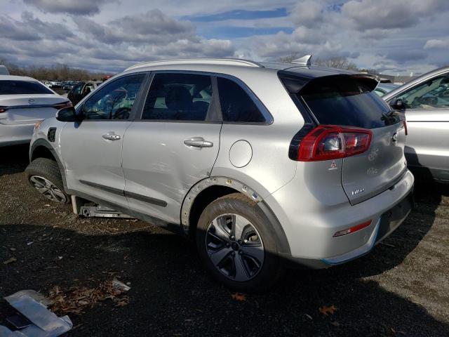 KNDCD3LD7K5236250 - 2019 KIA NIRO EX SILVER photo 2