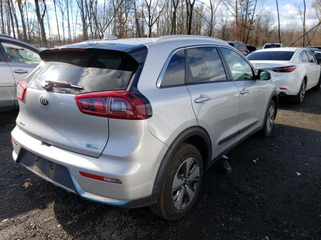 KNDCD3LD7K5236250 - 2019 KIA NIRO EX SILVER photo 3