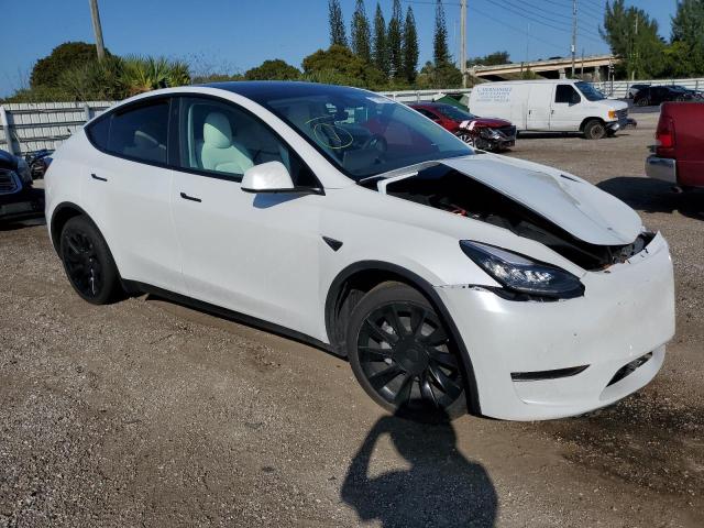 7SAYGDEE5NF446263 - 2022 TESLA MODEL Y WHITE photo 4