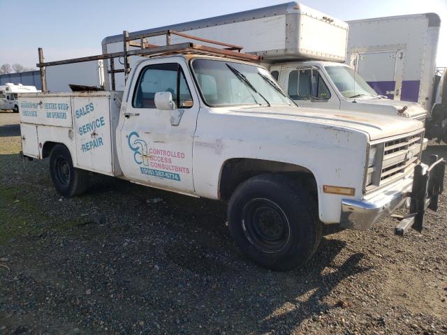 1GBGC24M9GJ166881 - 1986 CHEVROLET C20 WHITE photo 4