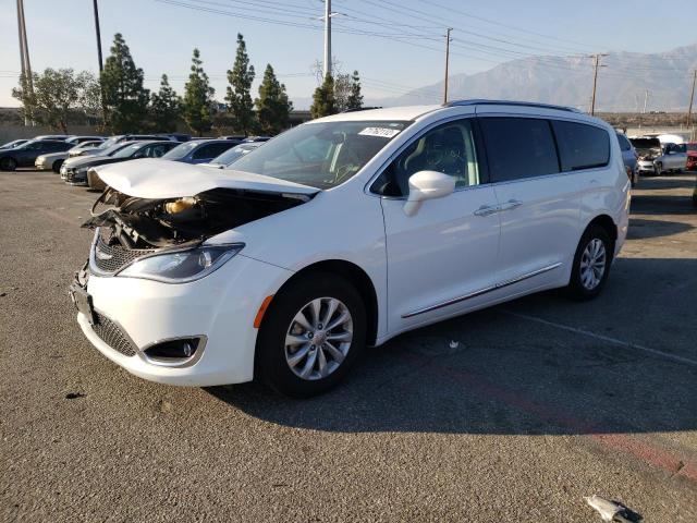 2C4RC1BGXKR655158 - 2019 CHRYSLER PACIFICA T WHITE photo 1