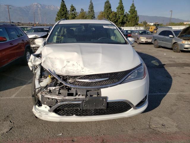 2C4RC1BGXKR655158 - 2019 CHRYSLER PACIFICA T WHITE photo 5