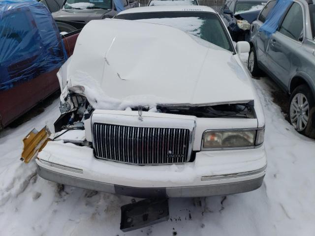 1LNLM82W0SY761449 - 1995 LINCOLN TOWN CAR S WHITE photo 5