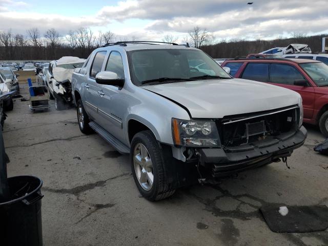 3GNTKFE78DG128060 - 2013 CHEVROLET AVALANCHE SILVER photo 4