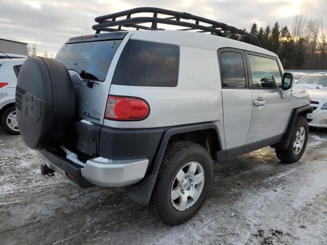 JTEBU11F070****** - 2007 TOYOTA FJ CRUISER SILVER photo 3