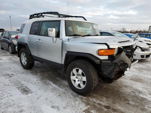 JTEBU11F070****** - 2007 TOYOTA FJ CRUISER SILVER photo 4