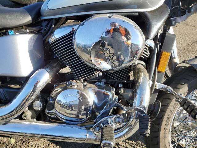 JH2RC44621K500243 - 2001 HONDA VT750 CD2 银色 照片 7