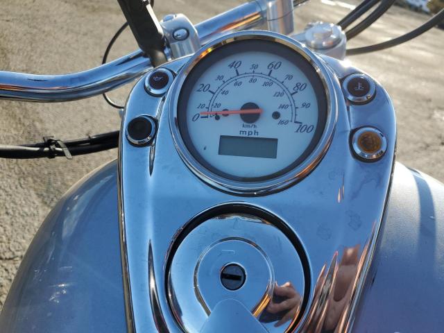 JH2RC44621K500243 - 2001 HONDA VT750 CD2 银色 照片 8