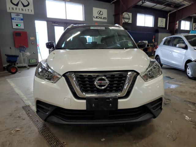 3N1CP5CV4LL529894 - 2020 NISSAN KICKS SV WHITE photo 5