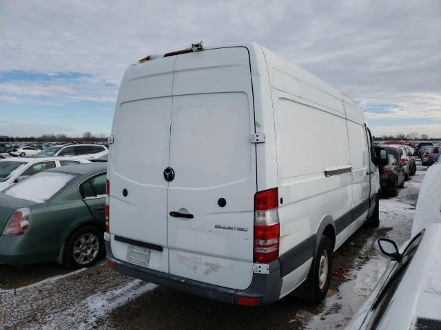 WD3PE8DB9FP133425 - 2015 MERCEDES-BENZ SPRINTER 2 WHITE photo 3