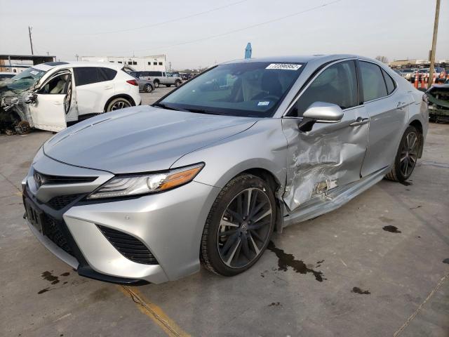 4T1B61HK1JU041942 - 2018 TOYOTA CAMRY XSE SILVER photo 1