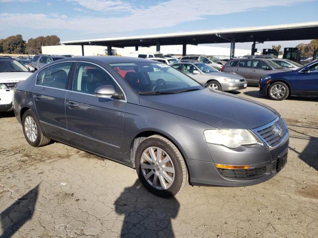 WVWJK73CX8E211976 - 2008 VOLKSWAGEN PASSAT GRAY photo 4