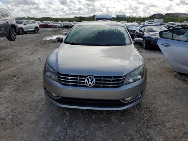 1VWCN7A30EC072805 - 2014 VOLKSWAGEN PASSAT SEL SILVER photo 5