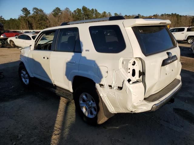 JTEMU5JR9N6062836 - 2022 TOYOTA 4RUNNER SR WHITE photo 2