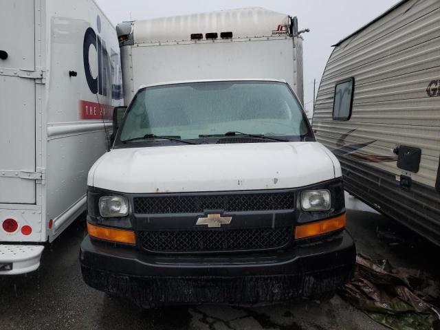 1GB0G2CA9C1161977 - 2012 CHEVROLET EXPRESS WHITE photo 5