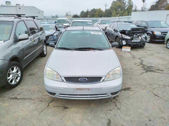 1FAFP34N77W288657 - 2007 FORD FOCUS ZX4 SILVER photo 5