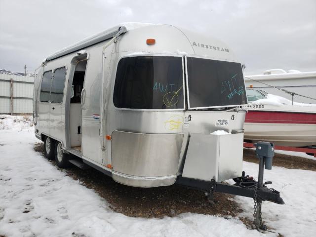 1STBFAF213J****** - 2003 AIRS TRAILER SILVER photo 1