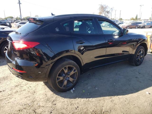 ZN661YUS7JX303656 - 2018 MASERATI LEVANTE S BLACK photo 3