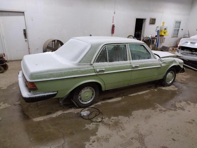 12312310019218 - 1977 MERCEDES-BENZ 240 D GREEN photo 3