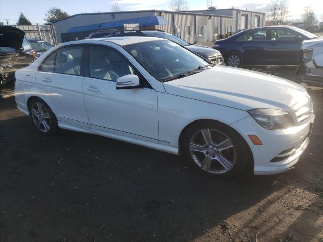 WDDGF8BB2BR137827 - 2011 MERCEDES-BENZ C 300 4MAT WHITE photo 4