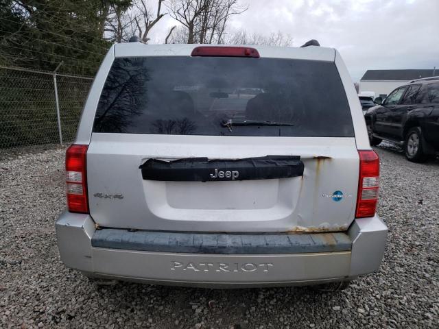 1J4FF28B89D129355 - 2009 JEEP PATRIOT SP SILVER photo 6