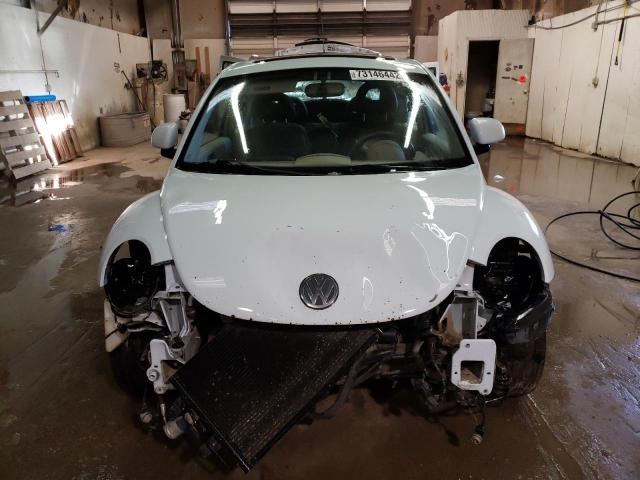 3VWCA21C4YM482878 - 2000 VOLKSWAGEN NEW BEETLE WHITE photo 5