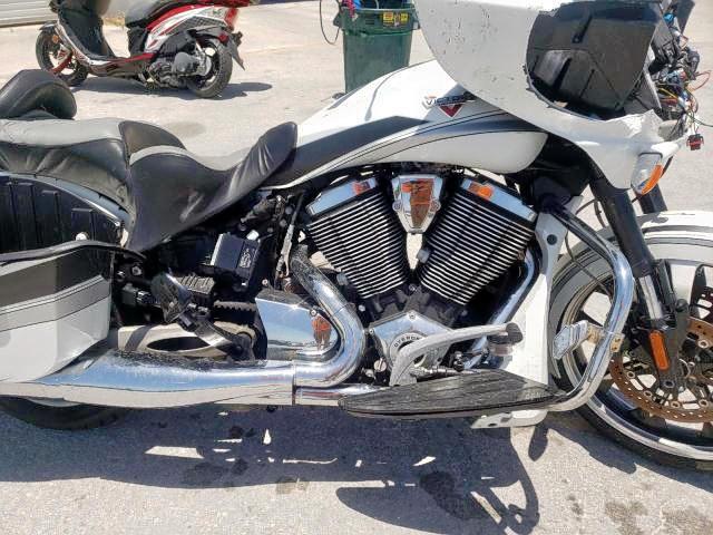5VPYW36N3G3****** - 2016 VICTORY MOTORCYCLES MAGNUM WHITE photo 7