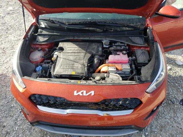 KNDCB3LC2N5537381 - 2022 KIA NIRO LX ORANGE photo 11