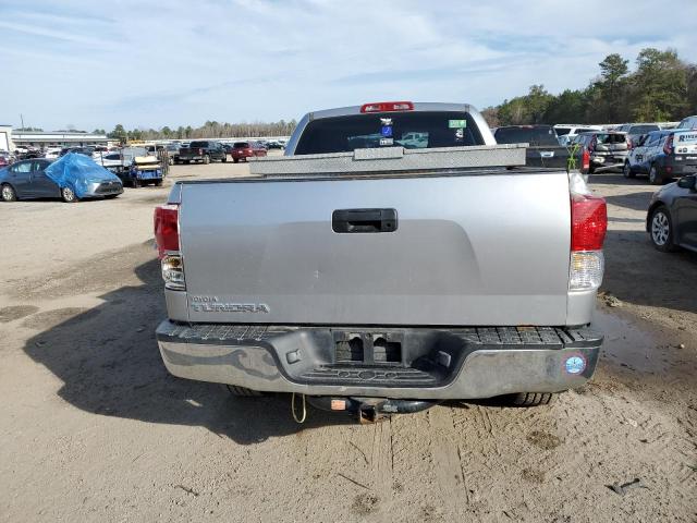 5TFRU5F18AX022572 - 2010 TOYOTA TUNDRA DOU SILVER photo 6