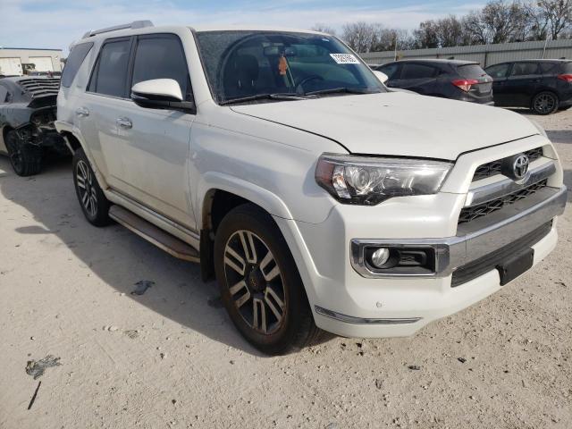 JTEZU5JR5J5190917 - 2018 TOYOTA 4RUNNER SR WHITE photo 4