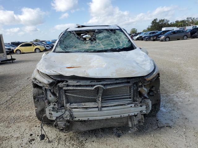 5GAEVCKW8NJ136907 - 2022 BUICK ENCLAVE AV WHITE photo 5