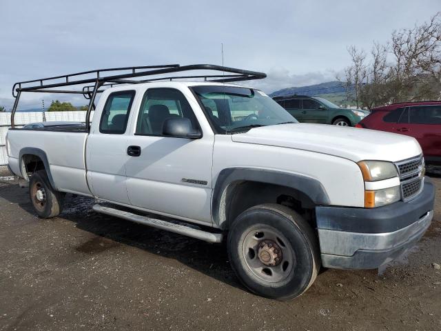 1GCHC29U66E124605 - 2006 CHEVROLET C2500 SILV WHITE photo 1